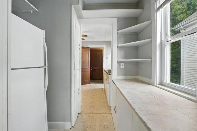 Kitchen - Must See: 1 BR in 4 BR Condo in Desirable Neighborhood Close to Tufts