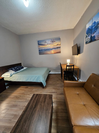 Room - Monthly furnished one bedroom near Brown, Whole Foods Triplex