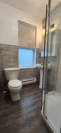 Bathroom - 3 Bedroom Furnished Townhome, 10-min Walk from Campus