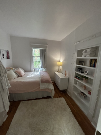 Bedroom: has a closet & lock on the door - House Sublease close to campus