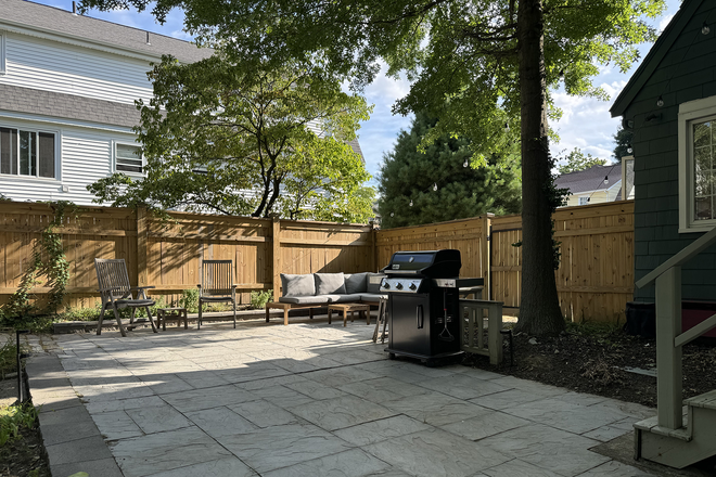 patio - Short-term 2027 winter rental House