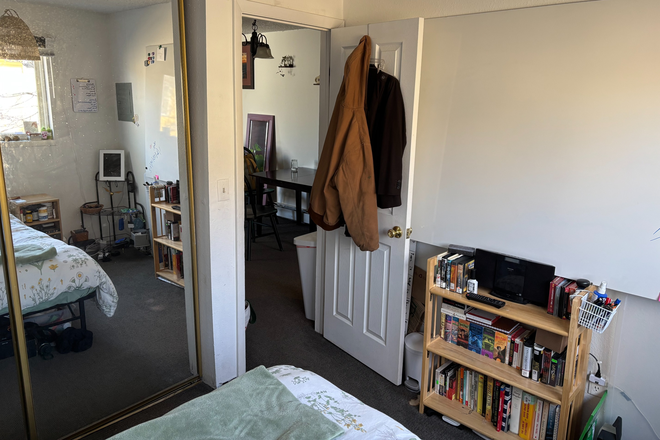 Bedroom - Looking for someone to fill my room across from Goss Grove