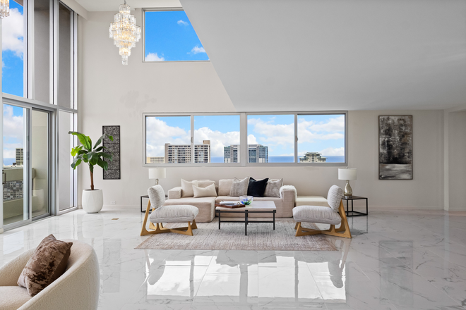 Living Room - Furnished Executive Penthouse Near UH Manoa & Waikiki