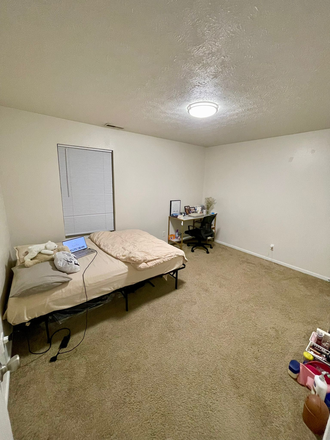 Private Bedroom - Anthrop Pointe Apartments