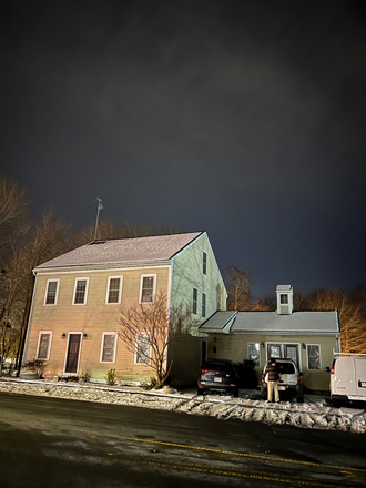 Outside steet view - Lg bedroom, 1 mile from campus, on bus route. House