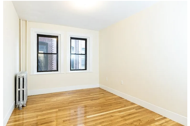 Room available - 131 Cypress Street