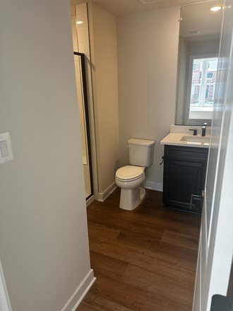 Private bathroom - Room with private bathroom for rent in townhouse located in a peaceful neighborhood