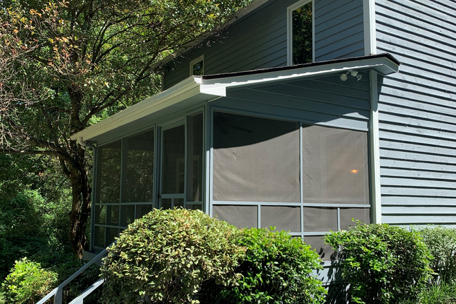 Side view from driveway - Townhome in Country Club Neighborhood (The Oaks)