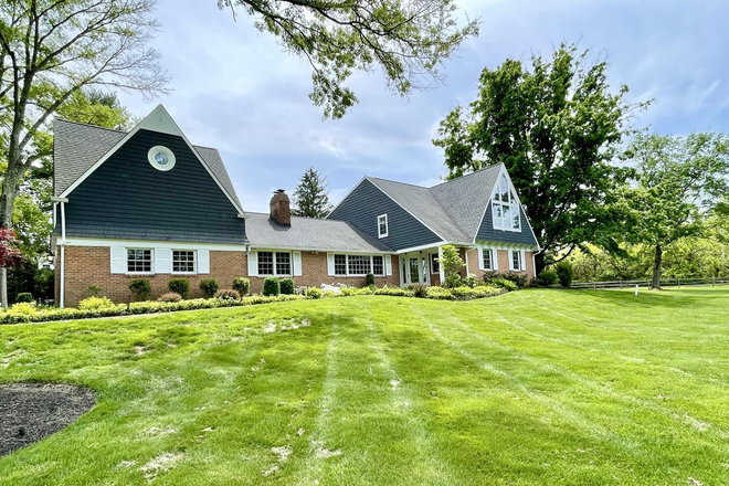 Front - Furnished 5 Bed 4.5 Bath Princeton Charm House