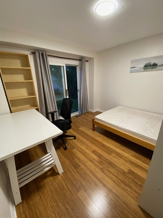 bedroom - UTM students house - 5 min walk to UTM campus.