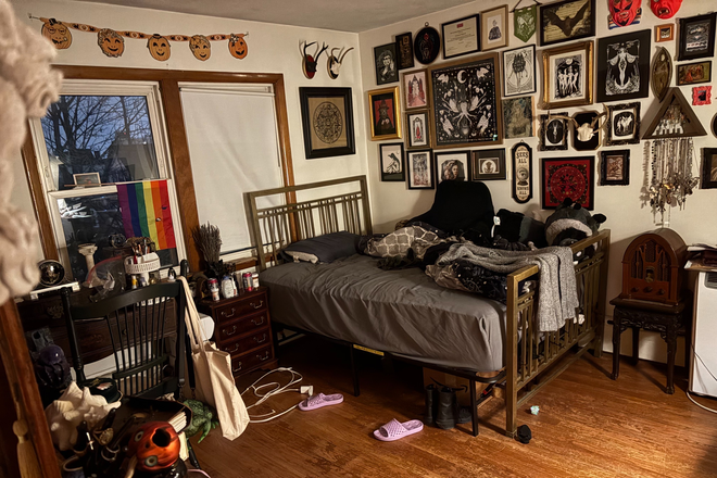 Bedroom - Seeking one roommate to move in May 1st. Parking included. Month to Month lease.