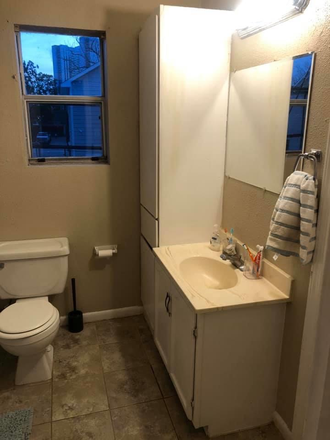 Main bathroom - 2BR 1.5BA House in Museum Area $1100
