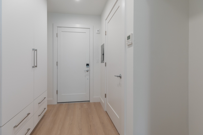 1 - SEPT 2026 - Beautiful South End Studio, Student OK! No Broker Fee! Apartments