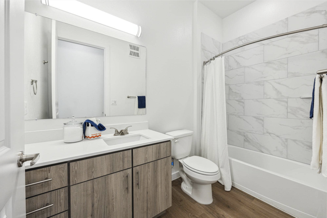 Bathroom - Nest On Sunset, Walking Distance from Rice, Personal Bathroom/Bedroom Apartments