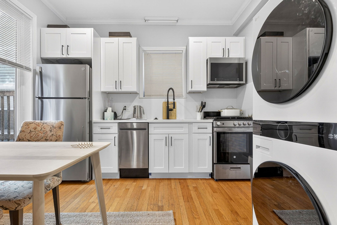 3 - June 2026-Gorgeous 1 bed 1 bath, Pet Friendly, W/D in unit! No Fee! Apartments