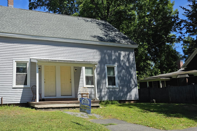 New siding - 105R Meadow Street - 3BR (Townehouse Management Associates)