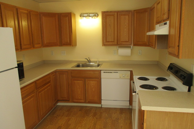 Clean full kitchen - Two Bedroom One bathroom Washer & Dryer in Unit all Utilities inc. 1444 SQ FT Apt