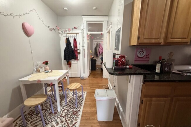 Entry way - 2 Bed/ 1 Bath Split Apartment