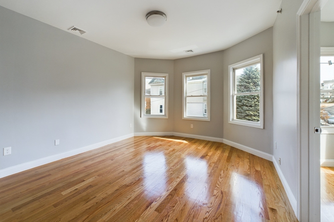Living Room - Renovated 4 Bed 2 Bath on Calumet!!