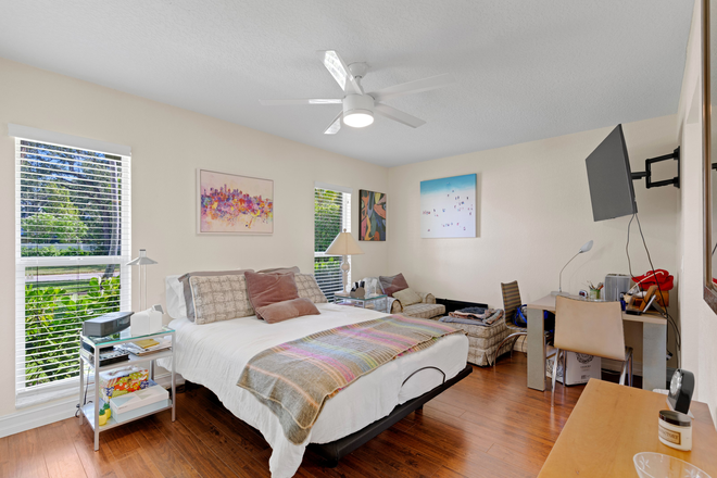 Your bedroom - Keys, Books, Pool: Your Boca Base with a Private Office 🗝️📚,Pool, Palm Trees, great location! House