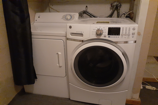 Laundry Room - Furnished/washer/dryer/dish washer/backyard Townhome