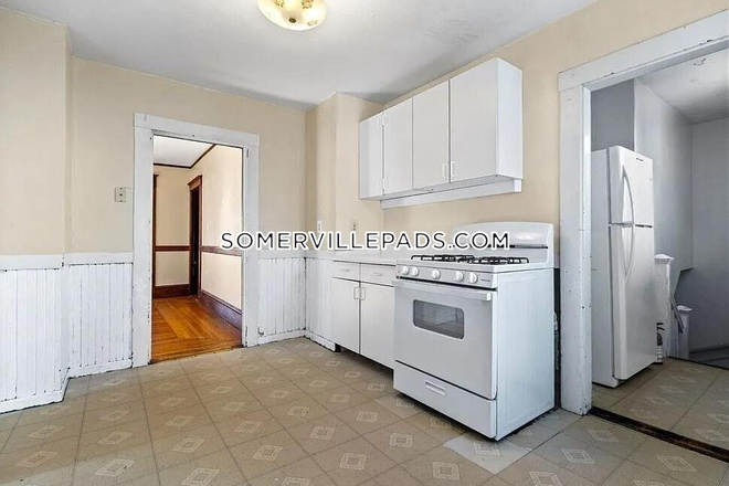 Kitchen - Available 6/1/2025! Large 7 Bed 3 Bath Apartment on Dickson St. in Somerville!!