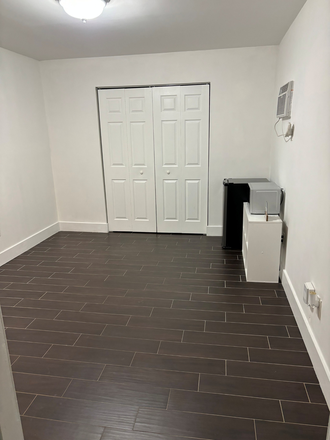 Main Room - South Miami Studio House