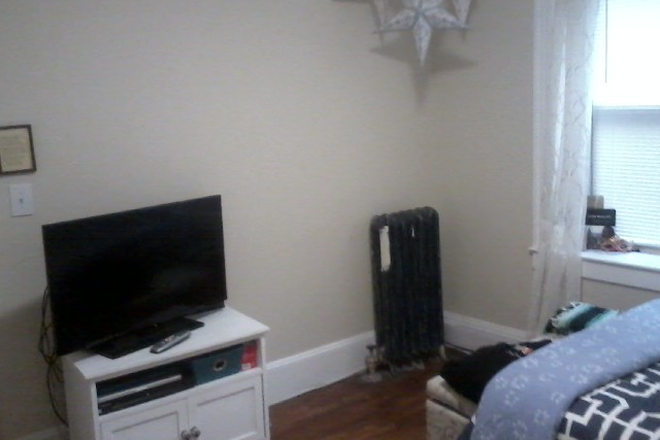 Visit hubrealtyproperties.com - Fantastic studio in the heart of Fenway near restaurants, shops and the T Apartments