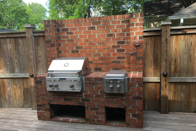 Grill - Furnished Trinity Park home — ideal for visiting faculty and executives - Spring Semester lease