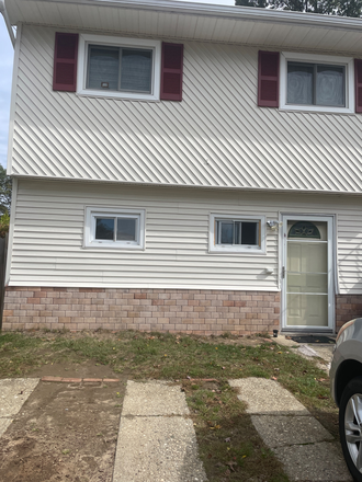 1 bedroom, living room and kitchen and l bath - Apartment fist floor