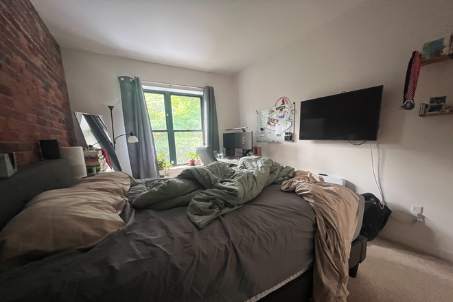 Photo - Duplex Condo in Kendall w Parking, AC, Laundry in Unit