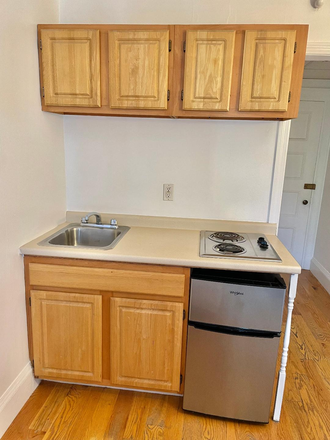 KITCHENETTE - NO BROKER FEE - FURNISHED STUDIO AT 1061 BEACON STREET, BROOKLINE AVAILABLE 9/1/2026 Apartments