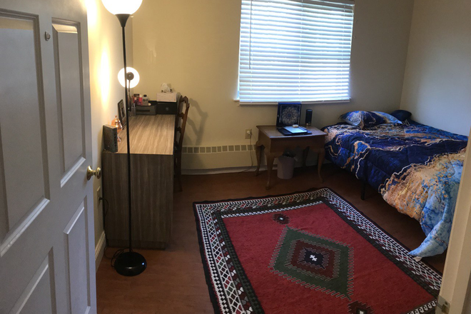 Bedroom - Roommate for Presidential apartments