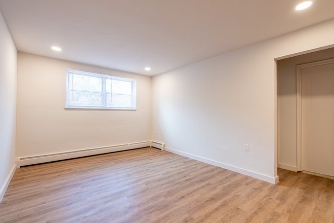 Living Space - 2328-2334 Moerlein Apartments