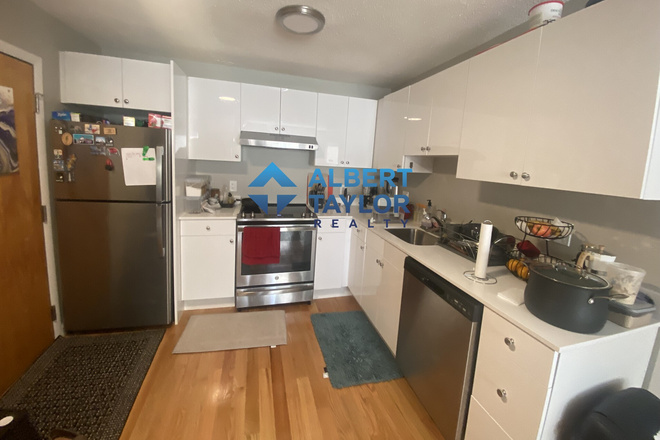 Kitchen - HEAT AND HOT WATER INCLUDED - 2Bed/1Bath - Gorgeous Apartments