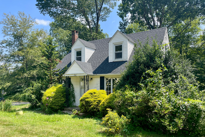 Front of House - 4 Bedroom / 1 Bath House Available for Rent Minutes Away From UConn