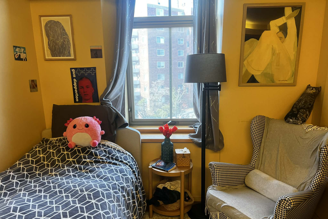 bed - **Summet 2026 sublet May-August** 29 Garden st 2b2b fully furnished, 10min to Harvard campus Apartments