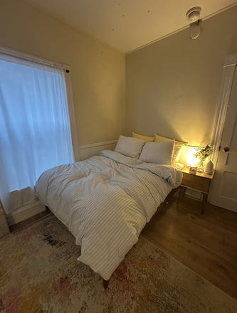 Bedroom for rent! - Room in 4bd/1bath House available!!