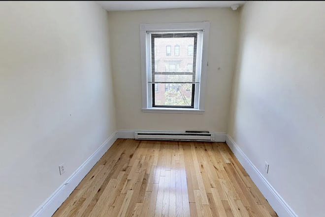 Single room, doesn't show closet from this angle. - Sublet for July and August