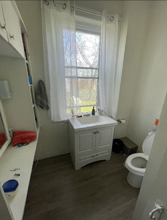 bathroom - Three  bedroom apartment Umass bus/ Amherst - August 1