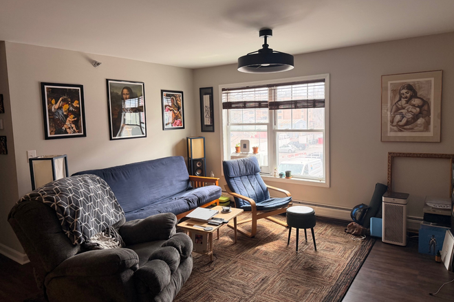 Living room - 2 Bed 2 Bath June 1st Apartments