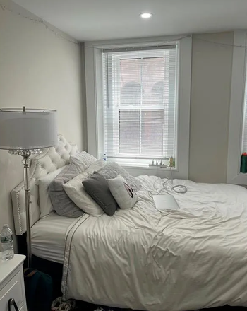 1 - SEPT 2026 - Inviting North End 1 Bed / 1 Bath, In-Building Laundry, Small Dogs/Cats OK, No Broker F Apartments