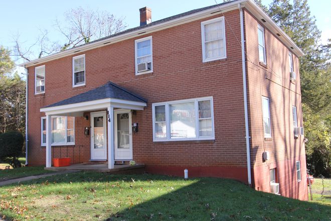4 Unit Apartment building - 114-C Chelsea Drive-Walk to grounds