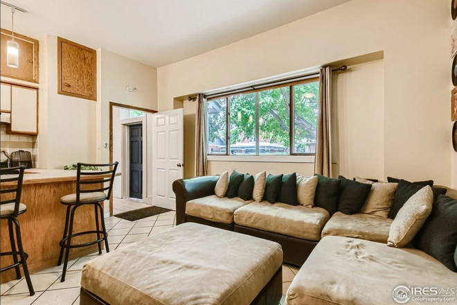 1020 Pleasant - 1020 Pleasant St (1BR/1BA) Duplex