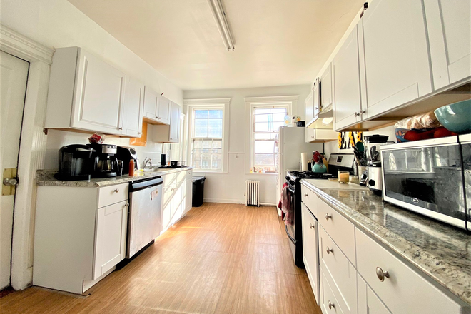 1 - Fenway 5 Bed 2 Bath for 9/1/2025! Rare Find! Apartments