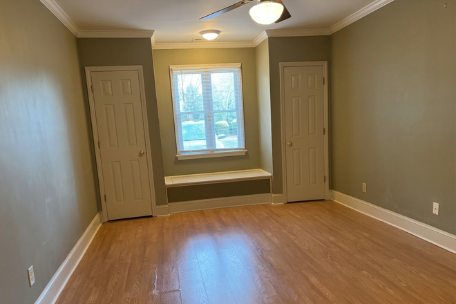 Bedroom - Quiet End‑Unit Townhouse in Chapel Hill/Durham