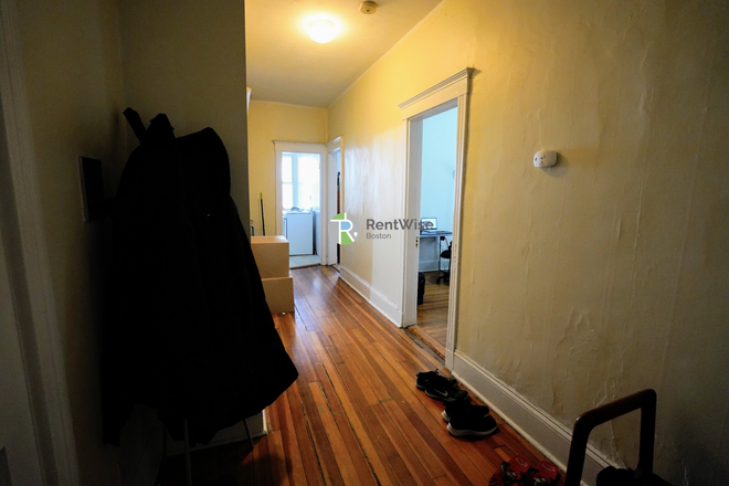 1 - SEPT 2026-Sweet Allston 1 bed split. H/Hw inc. NO BROKER FEE! Apartments