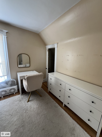 Bedroom furnished (same room) (other side) - Room for sublet on The Hill (11th street) House