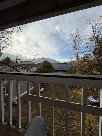 Deck - Private Room Close to Campus Triplex