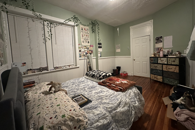 Bedroom - Huntington Ave Apartment